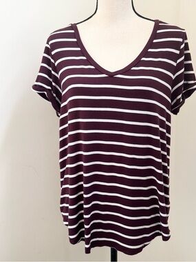 American Eagle Maroon Striped V Neck Tee Shirt Soft Sexy M Coastal Preppy Indie